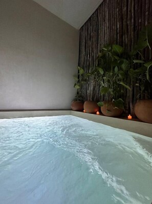 Private plunge pool