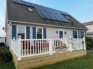 204 sf expanded front deck, perfect for morning coffee, enjoying sun sets.