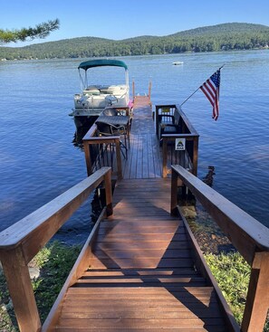 Private dock, to use pontoon, not included