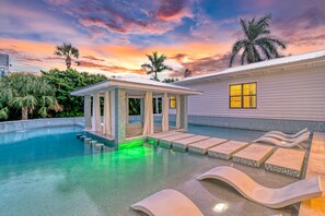 Private Heated Pool & Spa with a Twilight View