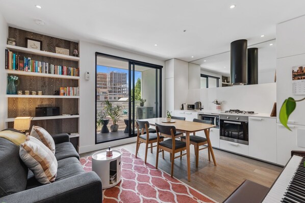 Living Room/Dining Area/Kitchen