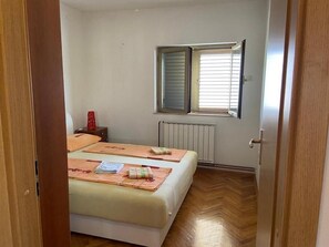 Schlafzimmer 2