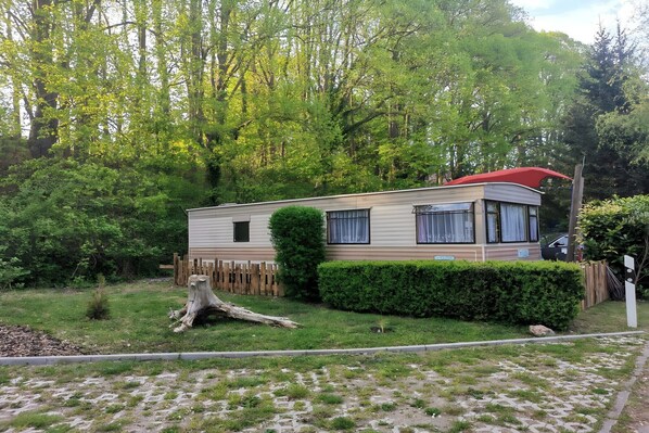 Außenseite Ferienhaus [Sommer]