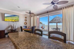 Kitchen Island/Dining Room