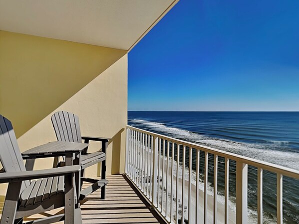 Welcome to Crystal Shores #1005