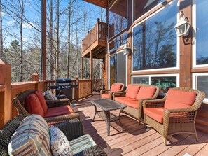 Deck | Grill