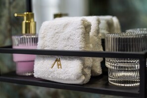 Bathroom amenities