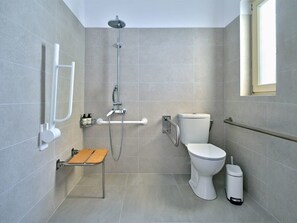 Fully equipped bathroom area, designed for both functionality and comfort