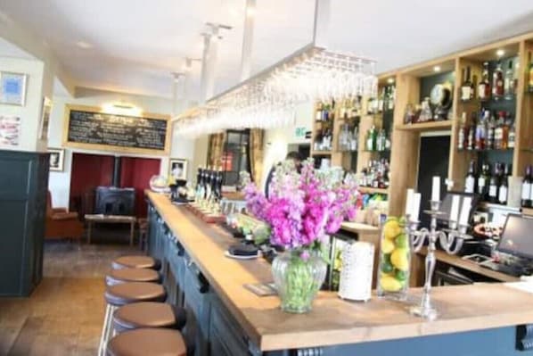 Bar (in der Unterkunft)