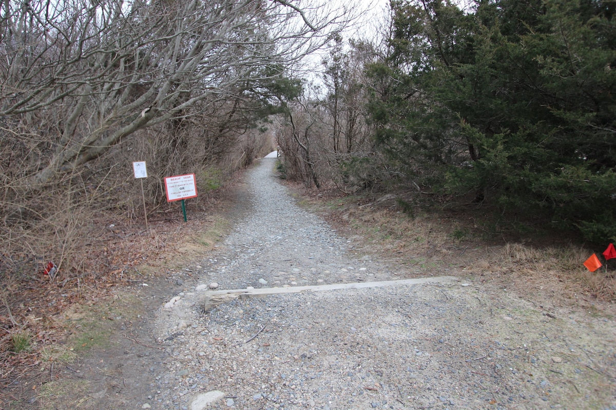 100 Wing Blvd – Luxury Cape Cod Retreat: Private Beach Access, Ocean Views