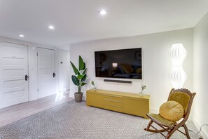 Studio | Smart TV | Central Heat & Radiators | Fireplace