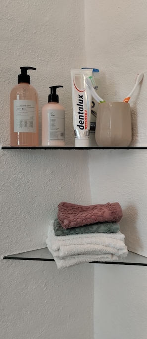 Bathroom amenities