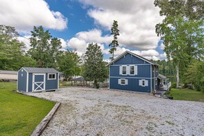 Plenty of parking room with this large driveway 