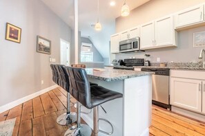 All the amenities for a convenient culinary experience.