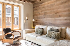 Beautiful living room of the Peira Arroja by Totiaran apartment, in Nin de Beret, at the foot of the slopes