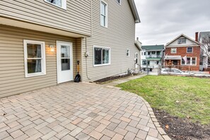 Patio | Private Yard