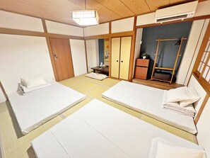 Room1