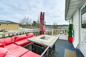 Private Deck | Outdoor Dining Area