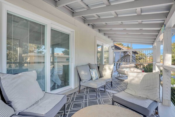 St. Simons Island Vacation Rental | 3BR | 3BA | Steps Required | 1,600 Sq Ft
