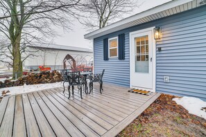 Private Deck | Outdoor Seating