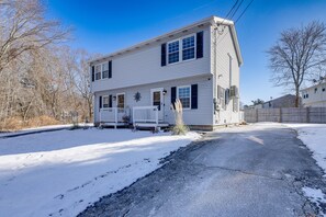 2-Story Duplex Unit | Furnished Deck | Self Check-In