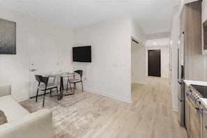 Noma Washington 1 Bedroom Dining Room