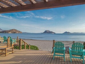 Mantarrraya Residences Beach Club With Just Perfect Islands Views!