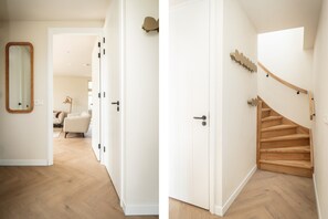 Entrance / Reception