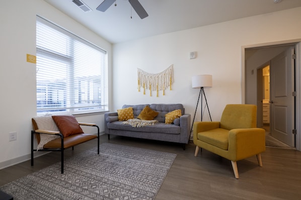 Modern Nulu 2BR CozySuites 01