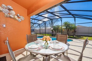 Pool area - covered lanai