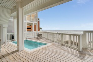 Private pool