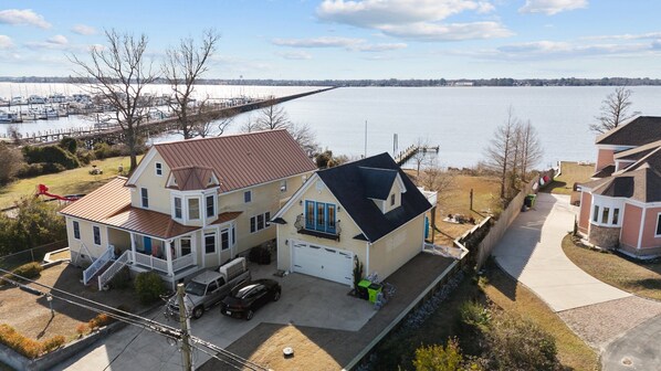 Experience riverside living at its finest in this enchanting apartment.