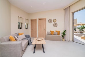 Villa Alcova image