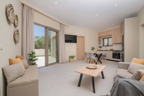 Villa Alcova image