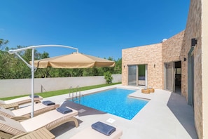 Villa Alcova image