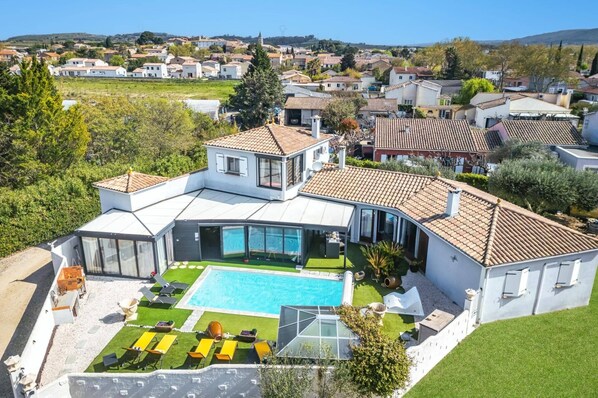 Villa Bohemienne image