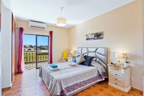 Villa Carlos image