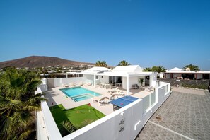Villa Esmerad image