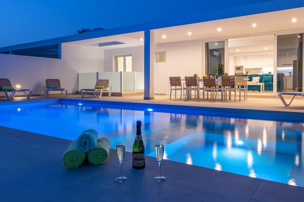 Villa Esmerad image