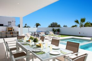 Villa Esmerad image