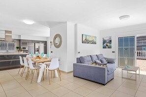 Villa Favorita image