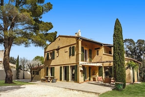 Villa Les Pins Ensoleilles image