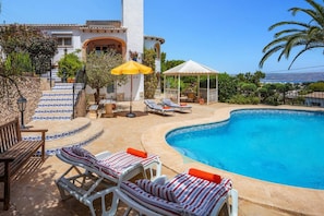 Villa Murales image