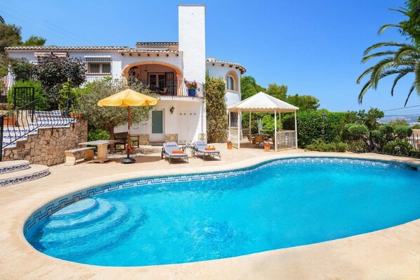 Villa Murales image