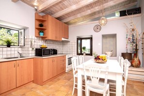 Villa Observer image