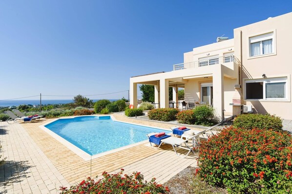 Villa Phoebe Gennadi image