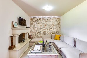 Villa Thimari image