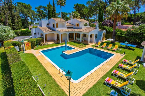 Villa Miralago image
