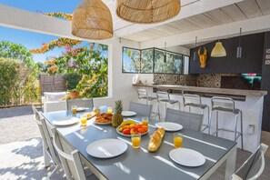 Villa Saffron image