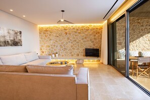 Villa Lavender Bloom image